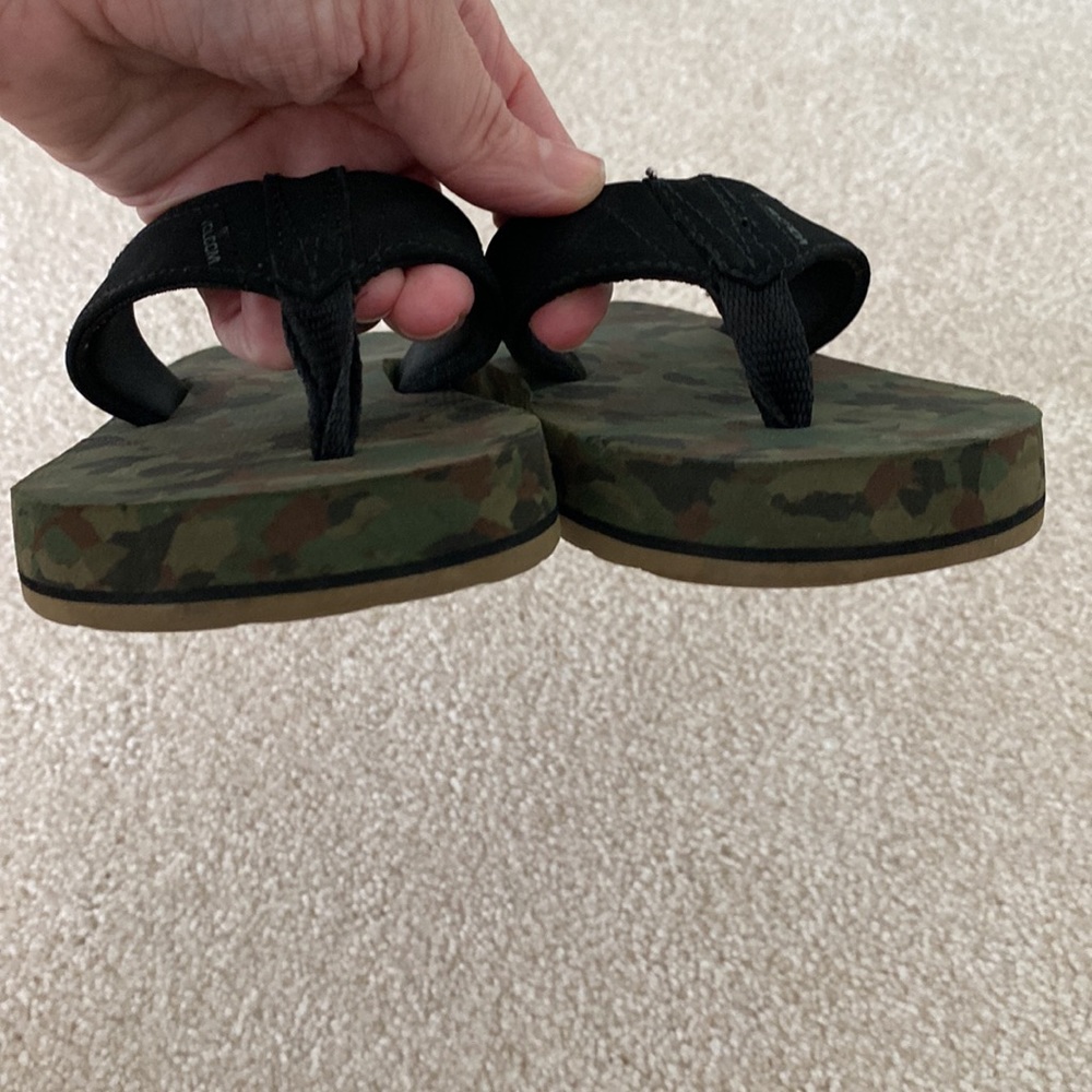 Volcom Kids Flip Flops - Picture 2 of 4